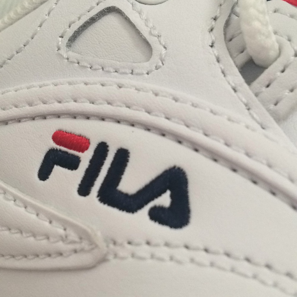 NIB Authentic FILA Women Disarray Sneaker White - Picture 8 of 9